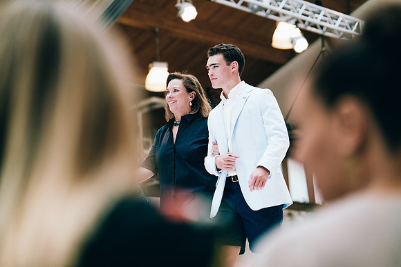 fashionshow19_runway_jk_1752