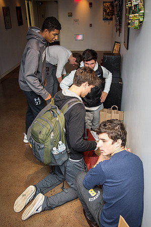thanksgiving_fooddrive_us_jfess_4457