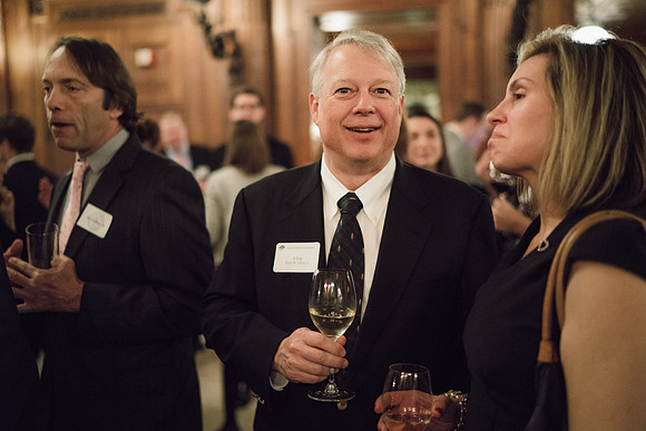 alumni_holidayparty16_jk_5437