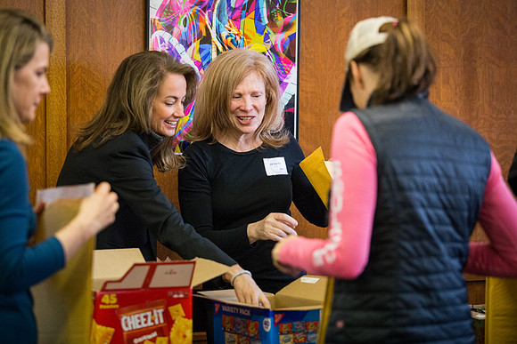 alumni_carepkg16_wkl_2511