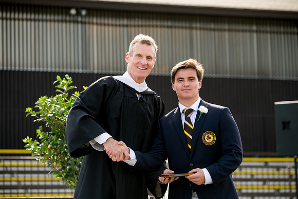 graduation22_diplomas_ah_0301