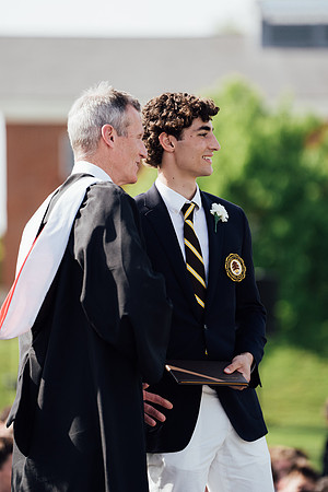 graduation22_diplomas_jk_7510