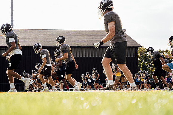 football_2021-10-08_practice_jk2_4111