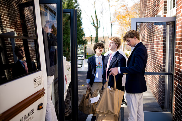 thanksgiving_fooddrive24_us_ah_0041