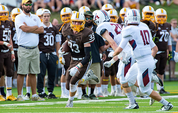 football_2015-09-26_dburns_8696