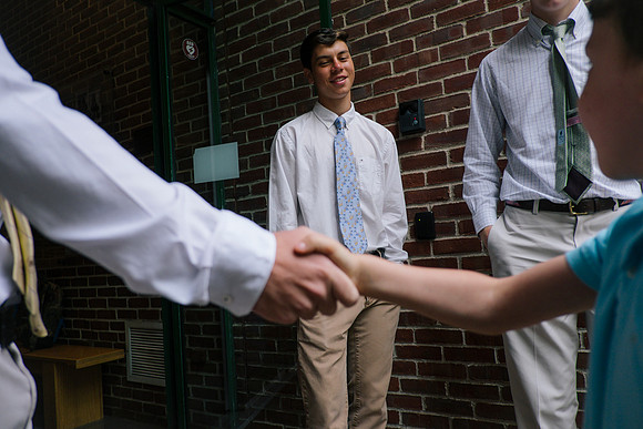 handshake_ps_jk_7648