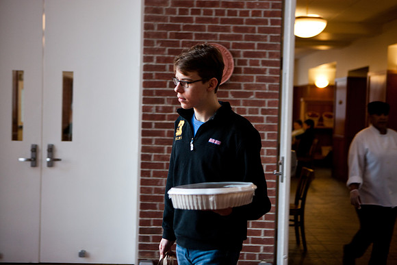 thanksgiving_fooddrive_us_mkras_0042