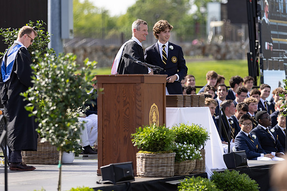 graduation22_diplomas_gh_0543