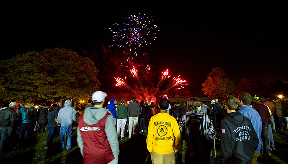 homecoming13_bonfireworks_jfess_8798