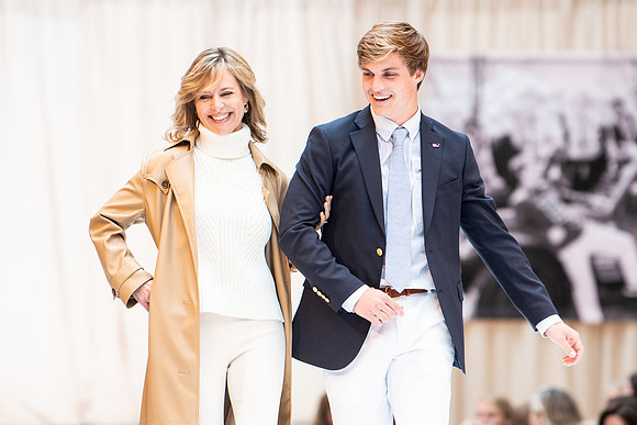 fashionshow19_runway_wkl_0530