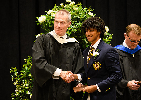 graduation25_diploma_wkl1_5048
