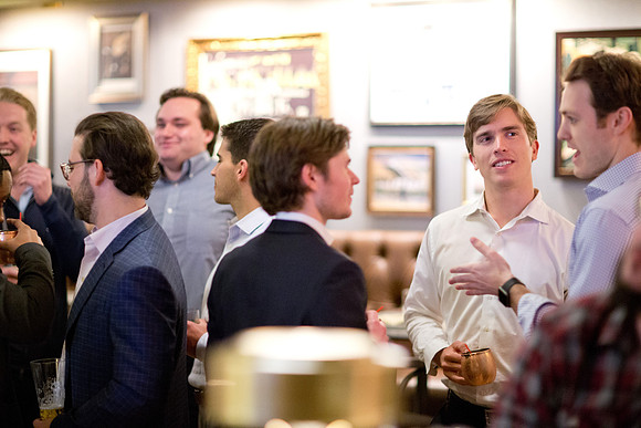 alumni_nyc_happyhr19_mkras_0060