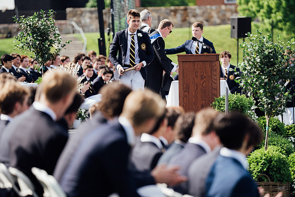 graduation22_diplomas_jk_7675
