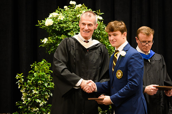 graduation25_diploma_wkl1_4658-2