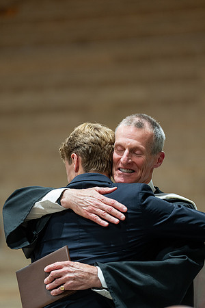 graduation25_diploma_jk_9327