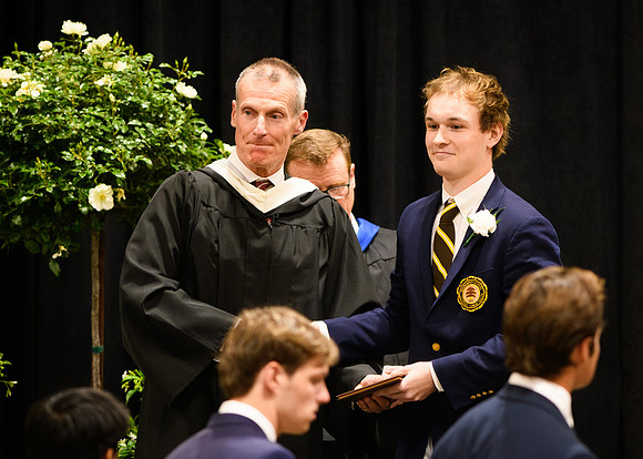 graduation25_diploma_wkl1_4577