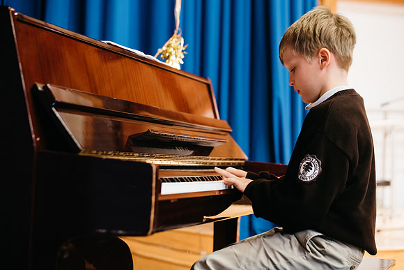 talentshow_gr1-2_hp_2191