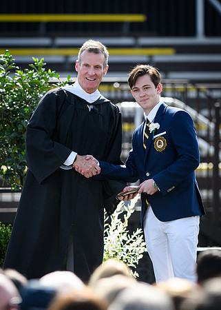graduation22_diplomas_wkl_0419