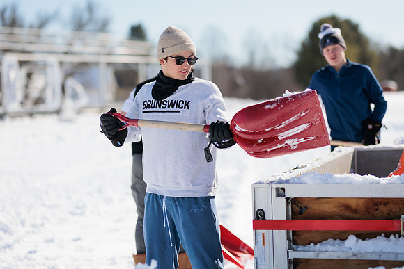 randolphvt2122_trip07_sledding_bdf_0985