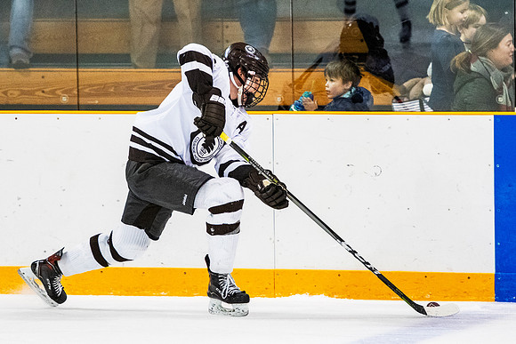 hockey_2018-12-08_dburns_2775