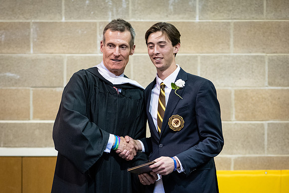 graduation19_wkl1_9703