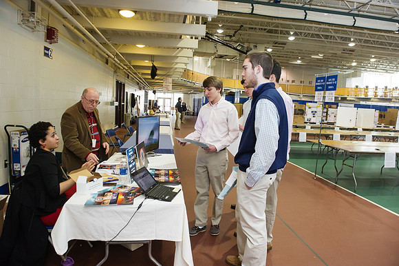 sciencefair14qu_hl_8719