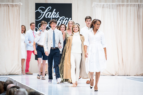 fashionshow19_runway_wkl_1604