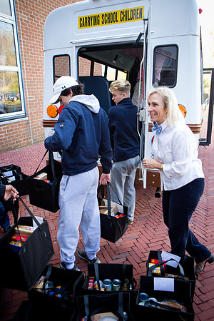 thanksgiving_fooddrive_us_mkras_0075
