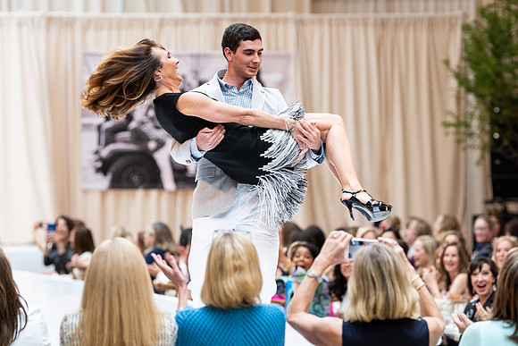 fashionshow19_runway_wkl_1148