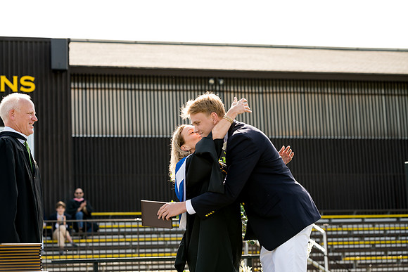graduation22_diplomas_ah_0214