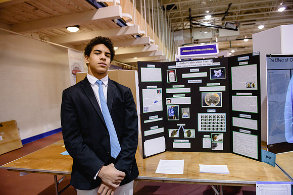 sciencefair17_us_hp_6974