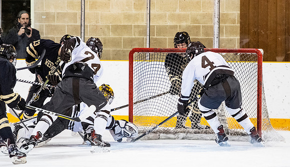 hockey_2018-12-08_dburns_2717
