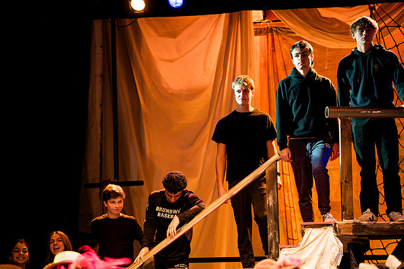 hmspinafore_springmusical25_sat1_us_ah_0458
