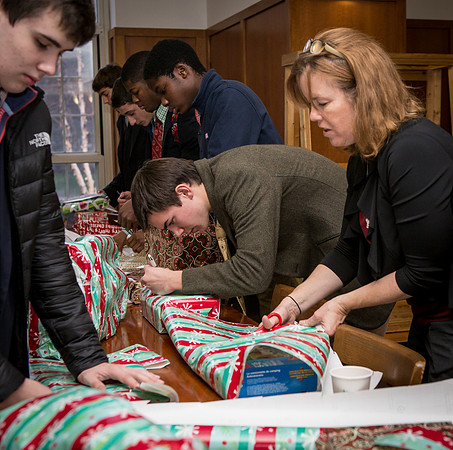 holidaygifts_us_jfess_4191