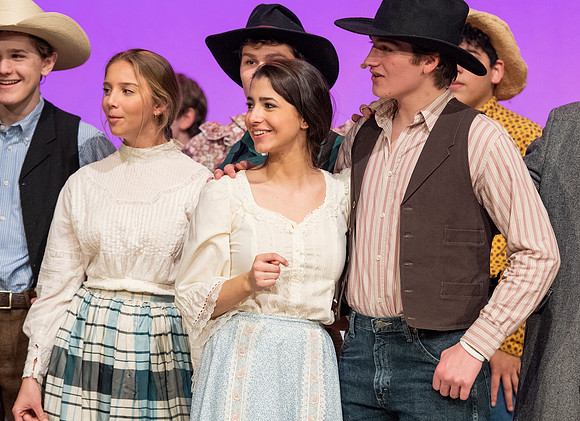 oklahoma_wintermusical_us_dburns_9368