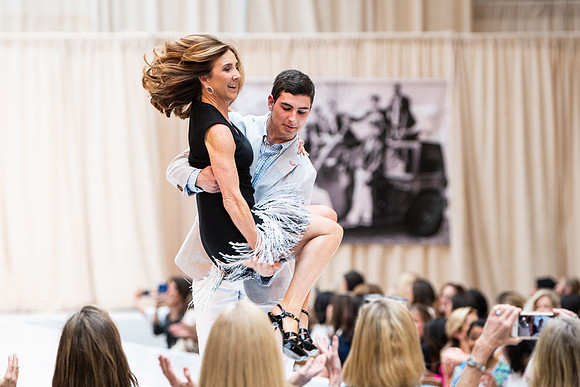 fashionshow19_runway_wkl_1141