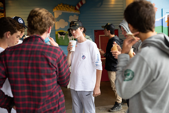 randolphvt2122_trip01_benjerrys_bdf_7564