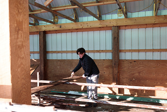randolphvt1819_trip05_goatfarm_bdf_9519