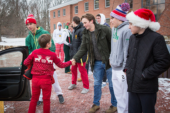 holiday_handshake17_jfess_4368