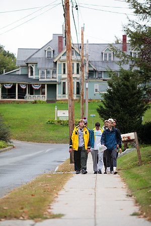 randolphvt1819_trip01_walktotown_bdf_8462