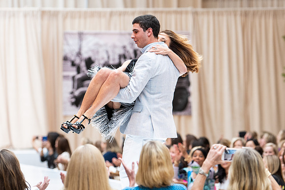 fashionshow19_runway_wkl_1145