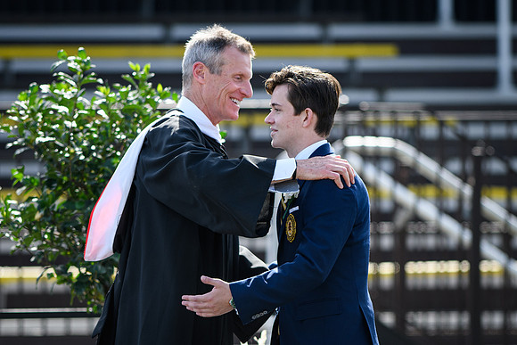 graduation22_diplomas_wkl_0415