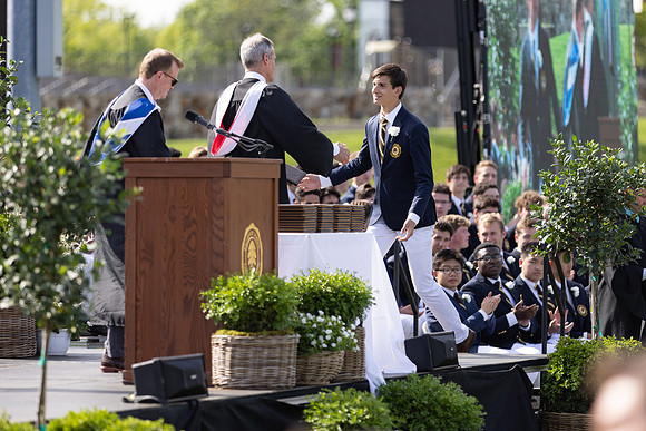 graduation22_diplomas_gh_0585