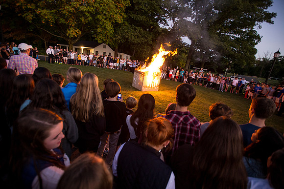 homecoming14_bonfire_jfess_9610
