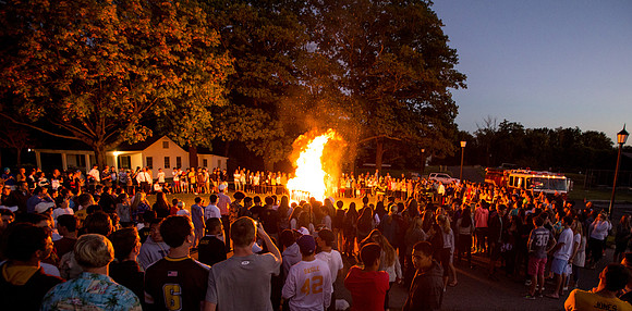 homecoming14_bonfire_jfess_9699