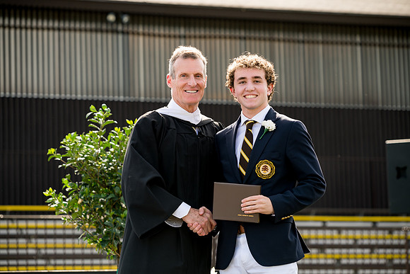 graduation22_diplomas_ah_0302