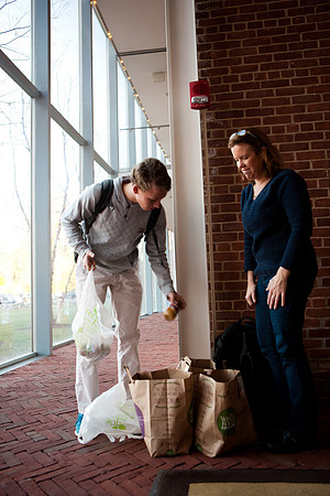 thanksgiving_fooddrive_us_mkras_0065