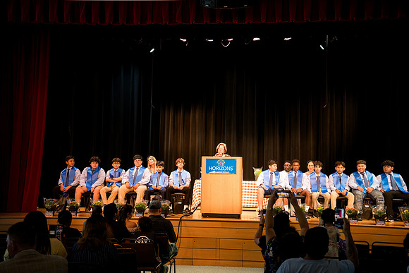 horizons_graduation25_ah_0043