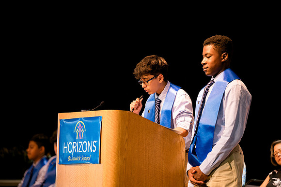 horizons_graduation25_ah_0115