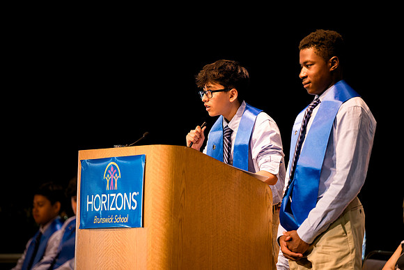 horizons_graduation25_ah_0120